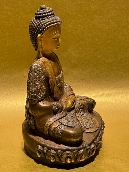 Forgyldt Amitabha Buddha i kobber og sterling sølv, fra 1900 tallet. Himalaya