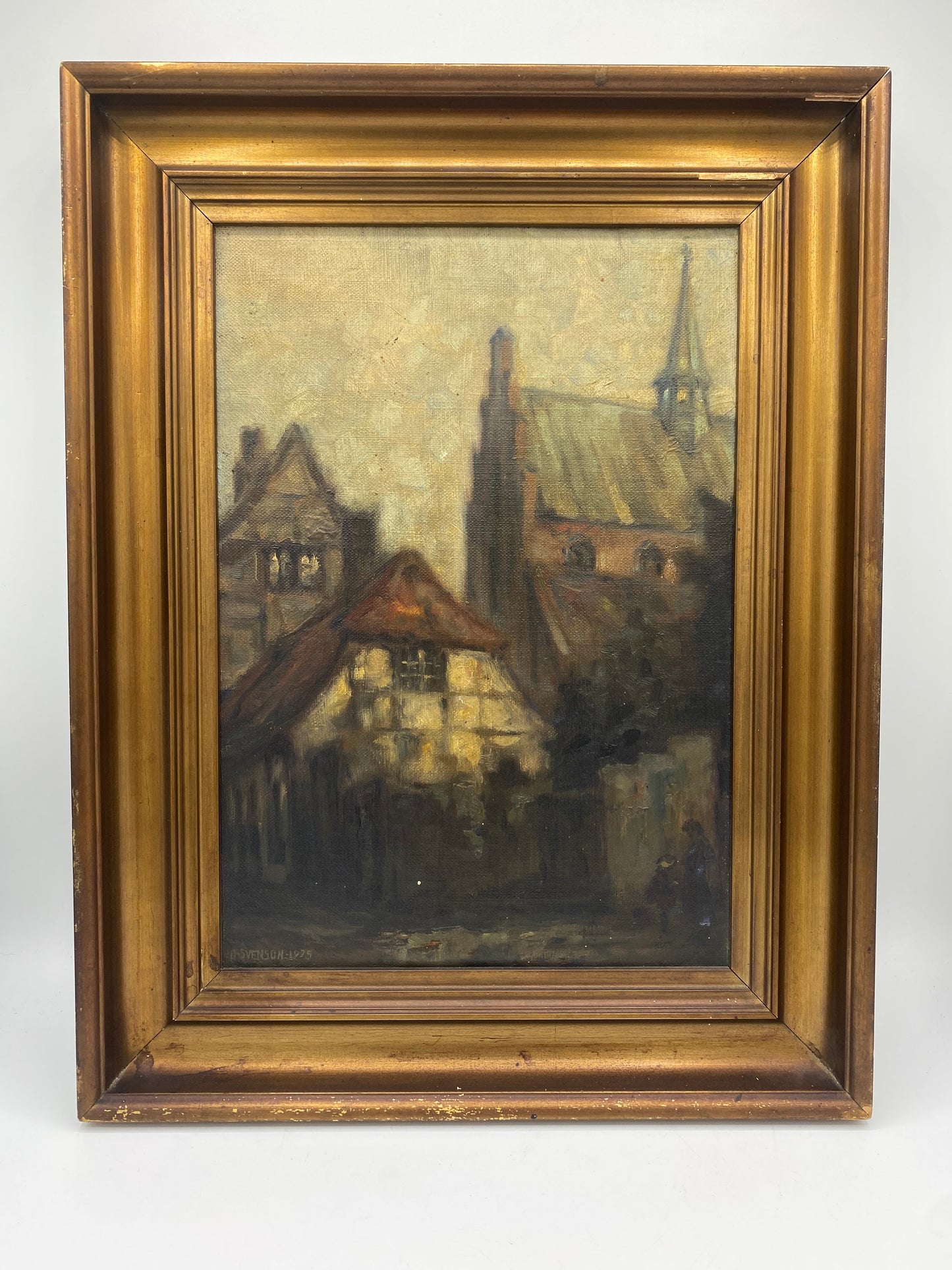 Ove Carl Svenson (f. 1880-1976). Sct. Olai Kirke set fra Sofiegade, Helsingør. Ekspressionistisk oliemaleri. Danmark. Fra 1925.