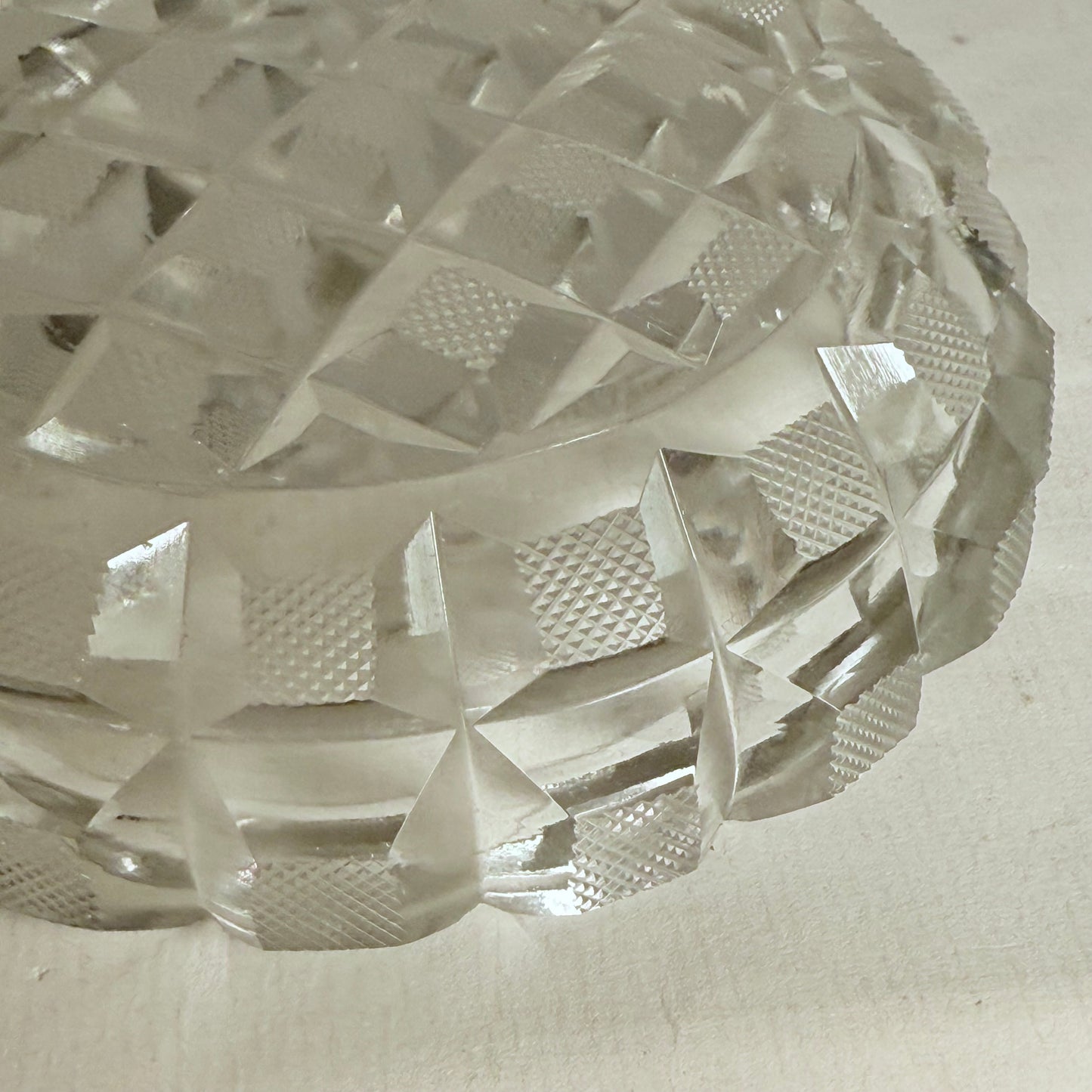 Ældre Bøhmisk krystal glas Bonbonniere.