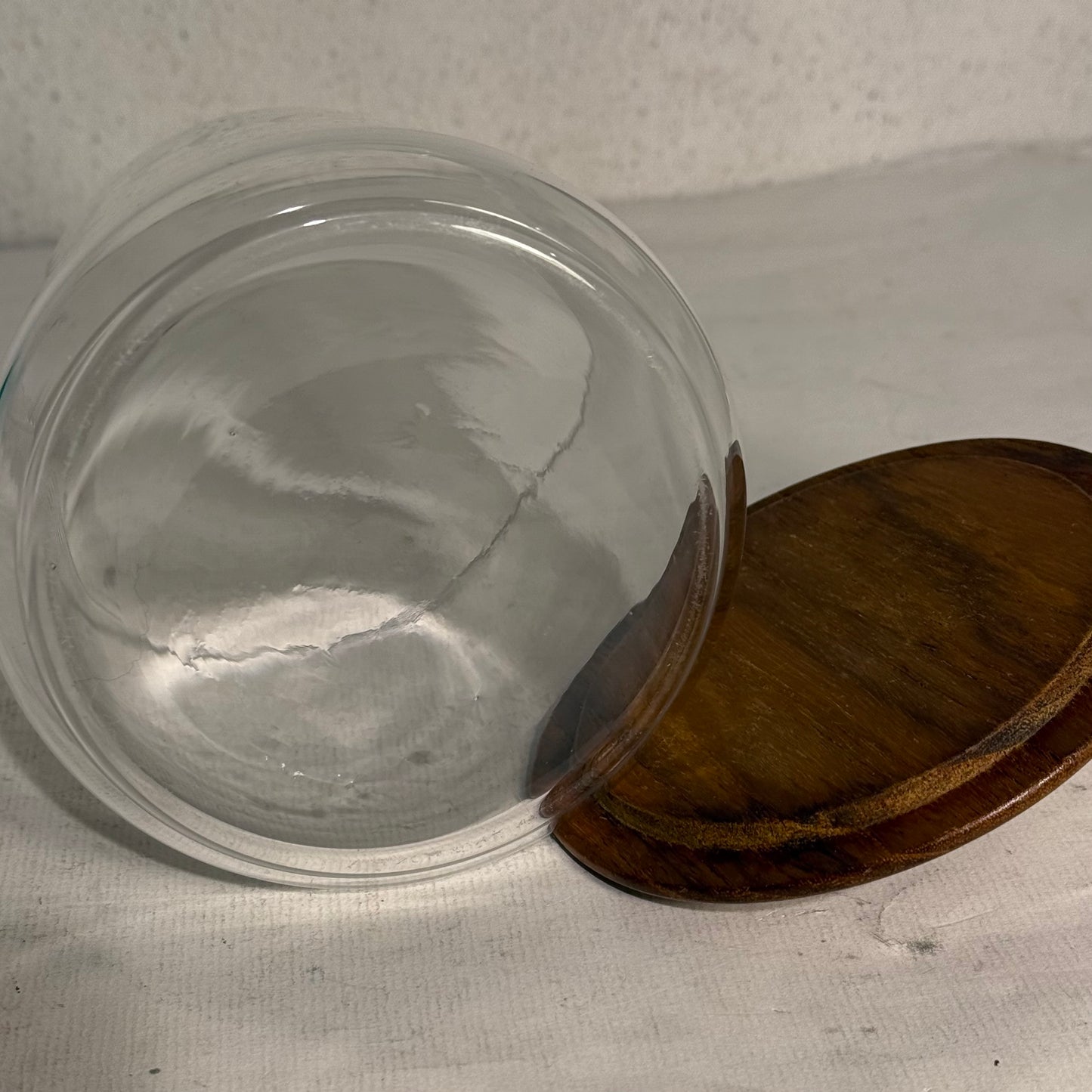 Ældre sukker glas lågkrukke med teak låg.