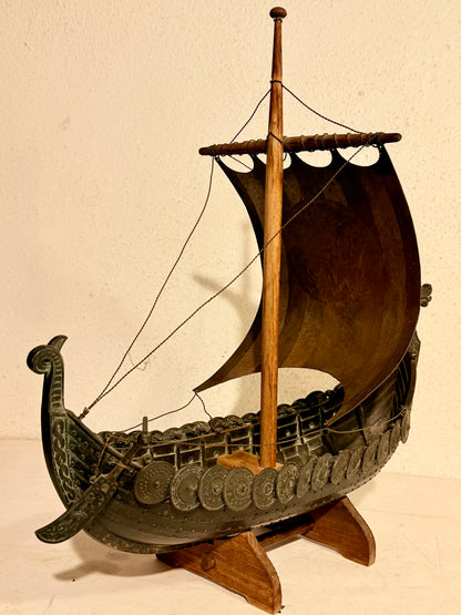 Edward Aagaard, ældre bronze Viking Drageskib, fra midt 1900 tallet.