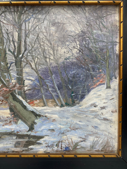 Peter Holm (1889-1966). Impressionistisk oliemaleri af vinterlandskab med skovsø. Slut 19./start 20. årh. Signeret.