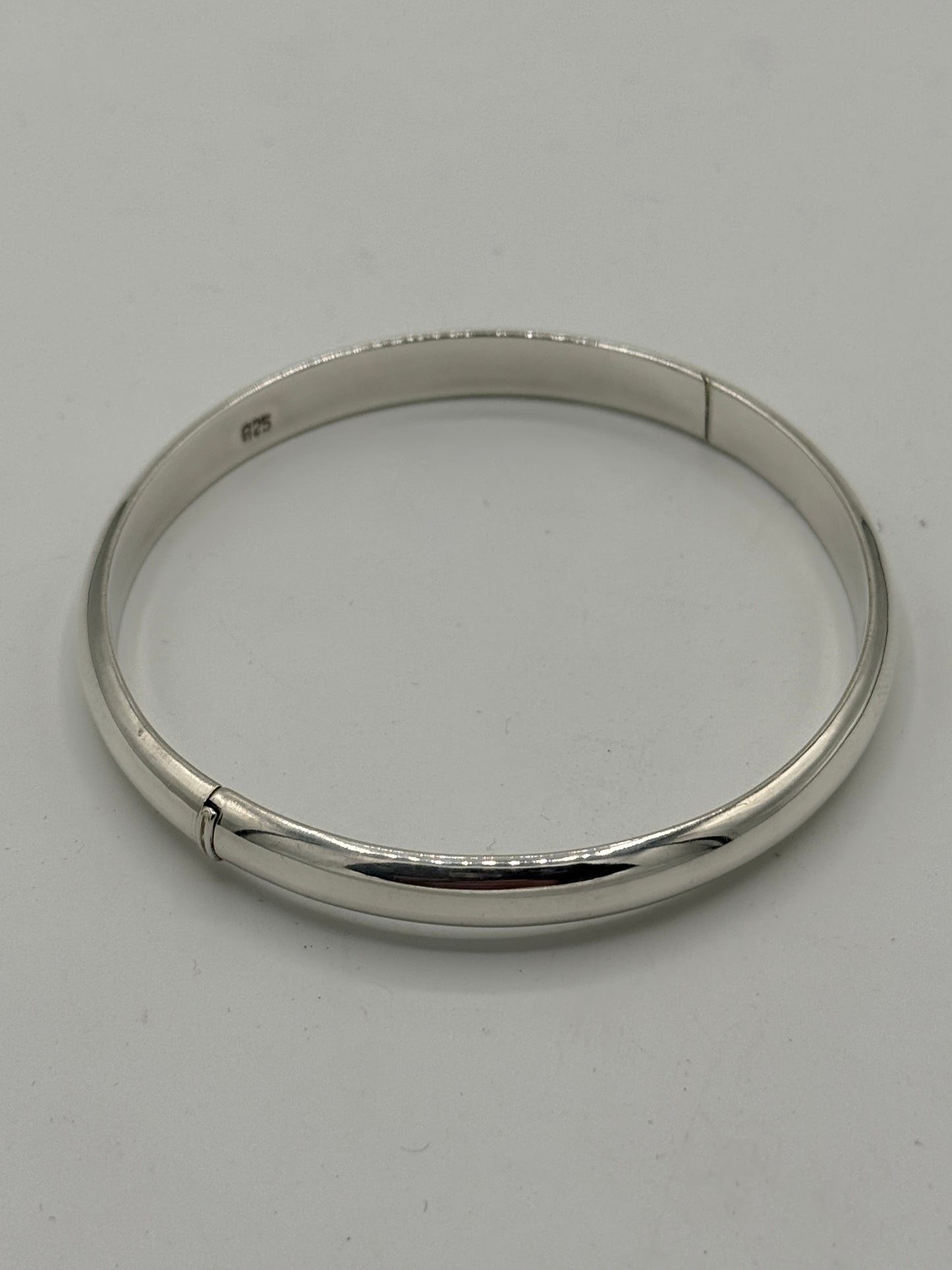Vintage modernistisk rund Sterlingsølv armring. Fra 1980érne
