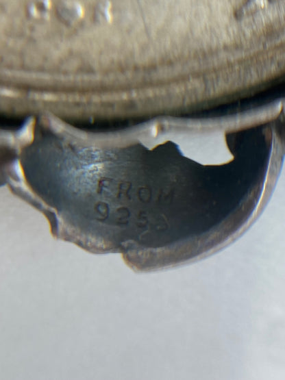 N.E. From (1944-2009). Dansk sølv 5-krone Bryllups mindemønt vedhæng. Fra 1964