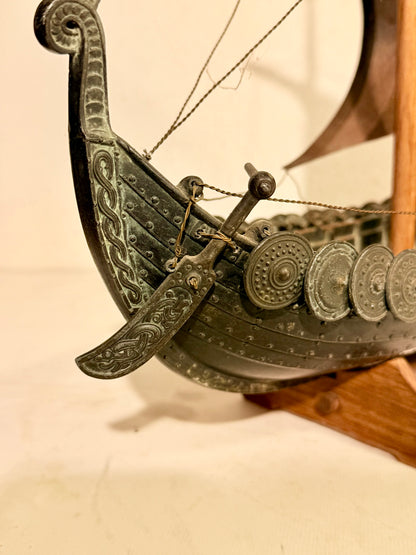 Edward Aagaard, ældre bronze Viking Drageskib, fra midt 1900 tallet.