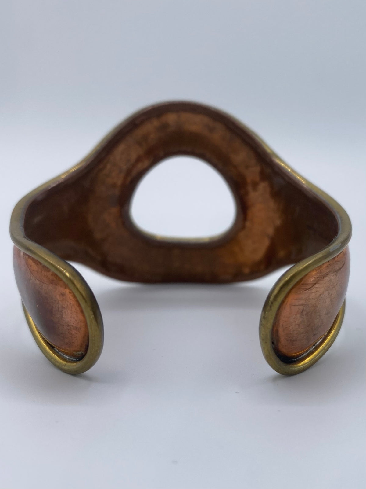 Vintage dansk armring i messing og kobber. Fra midt 1900-tallet