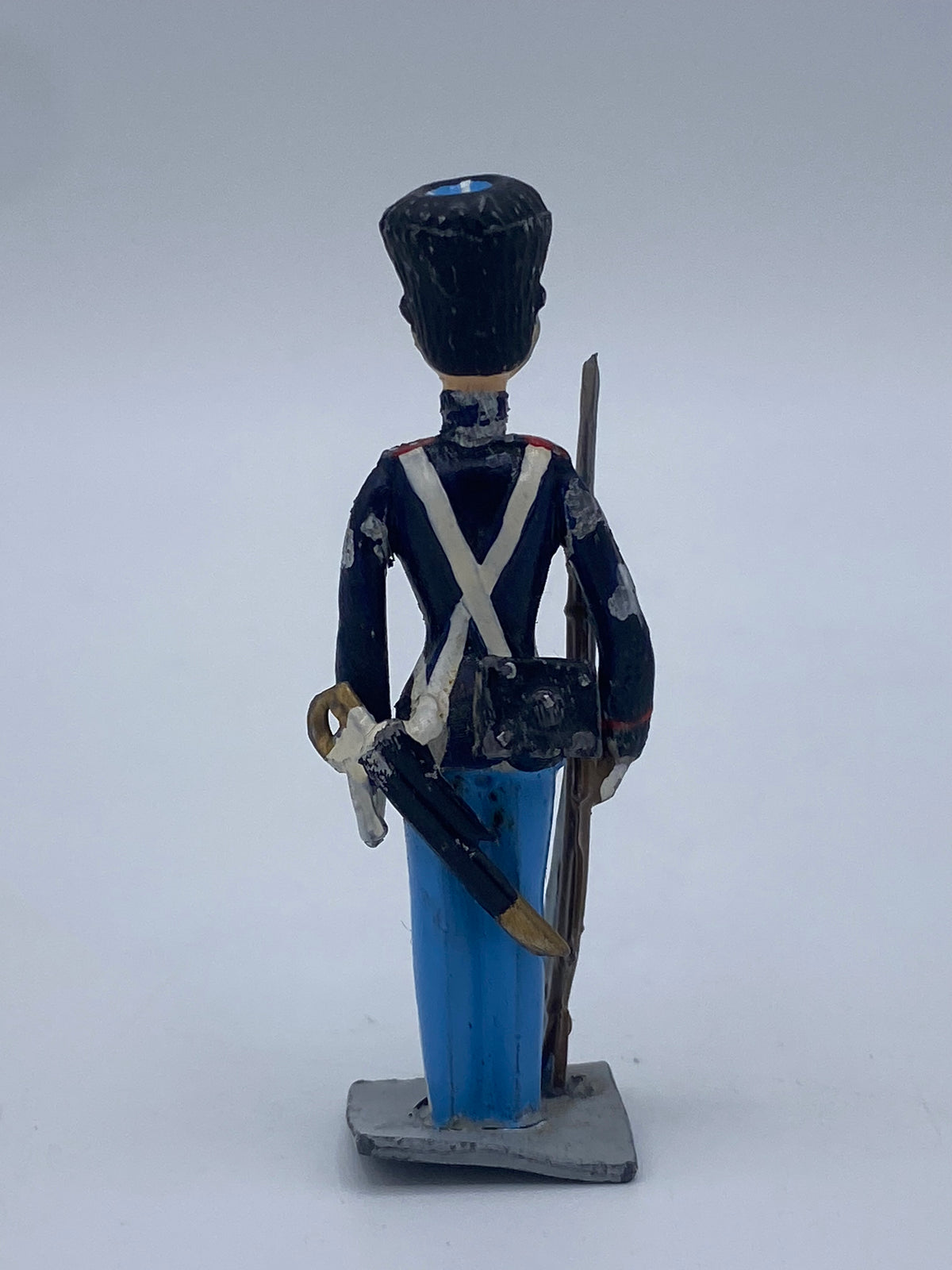 Kgl. Livgarder, stående. Håndmalet tinsoldat fra Brigader