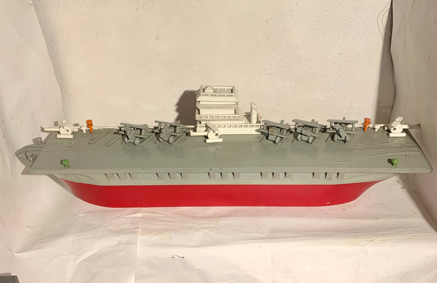 Ældre unikt dansk design træ hangarskib, fra midt 1900 tallet.