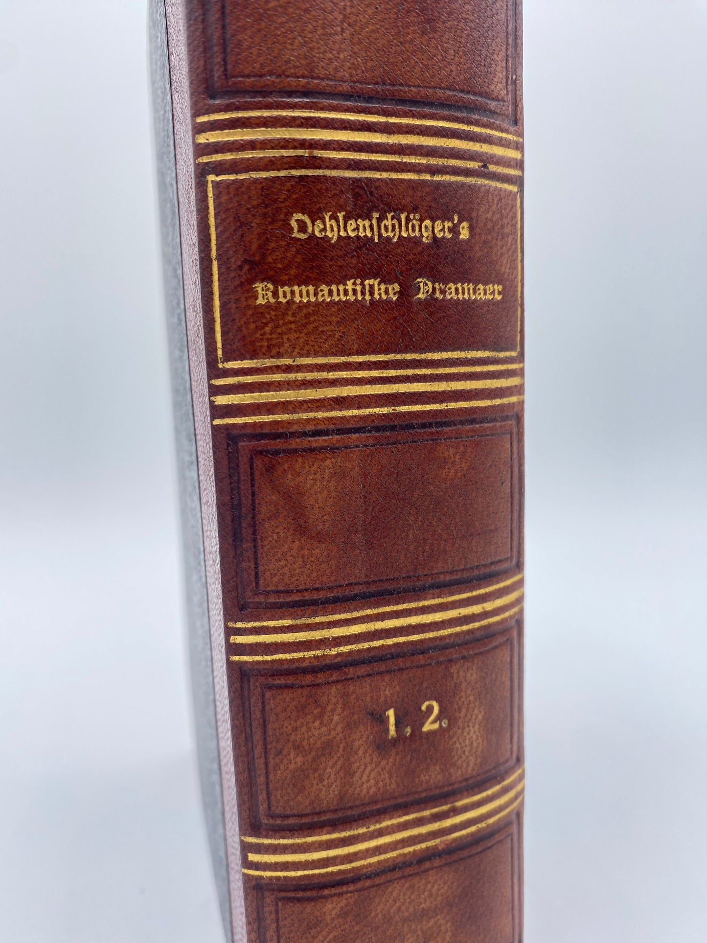 Oehlenschlägers Romantiske Dramaer. Af Adam Oehlenschläger. 1. Og 2. Del. Antikvarisk dansk bog. 1. Udgave. 1. Oplag. Fra 1857