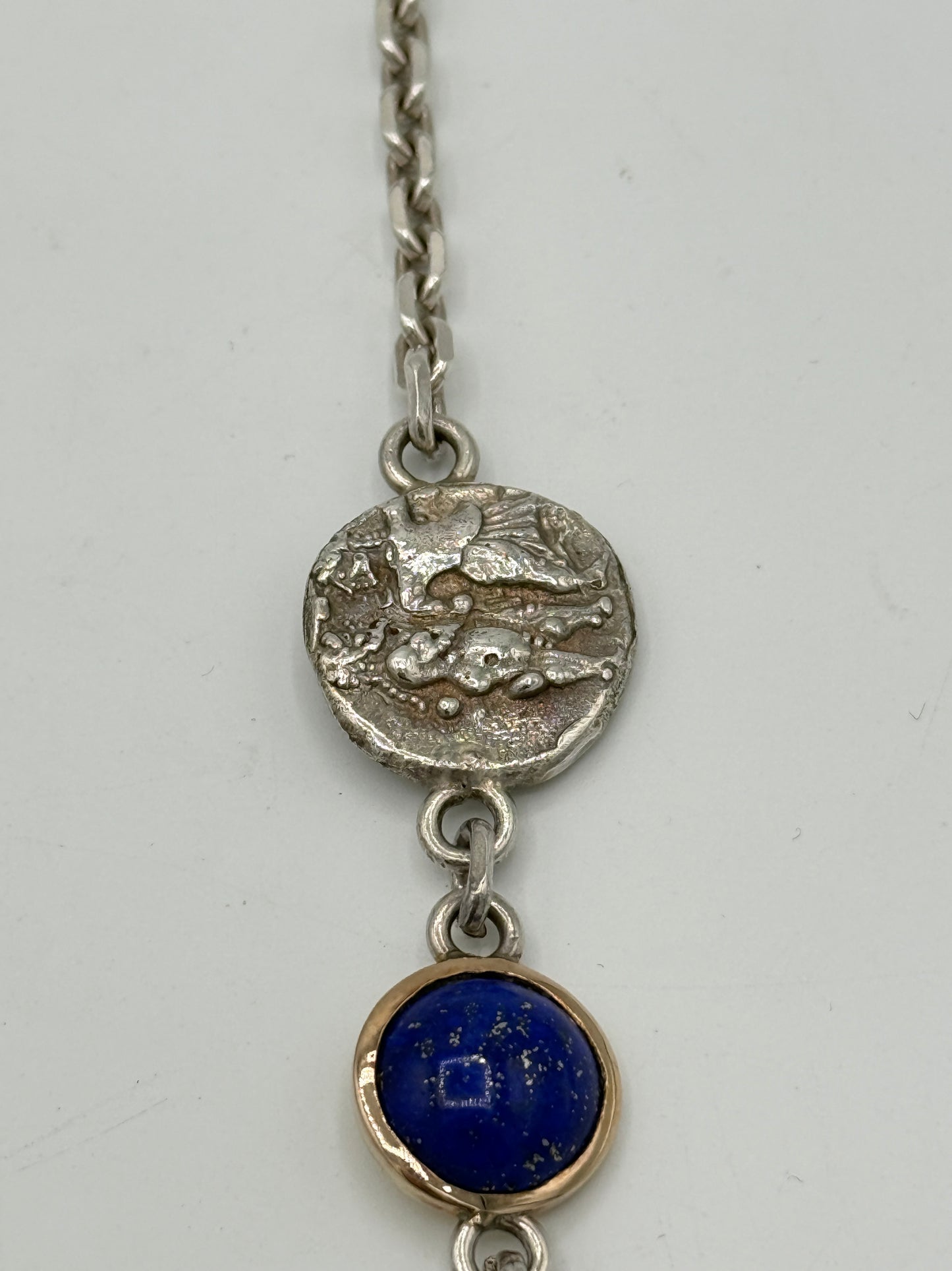 Collier i sølv, guld, granat, jaspis og lapis lazuli