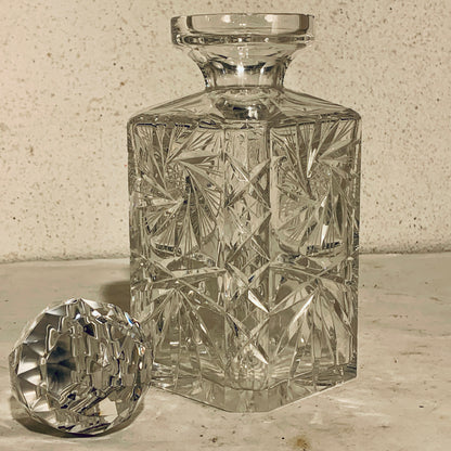 Ældre krystal whiskeykaraffel, fra midt 1900tallet.