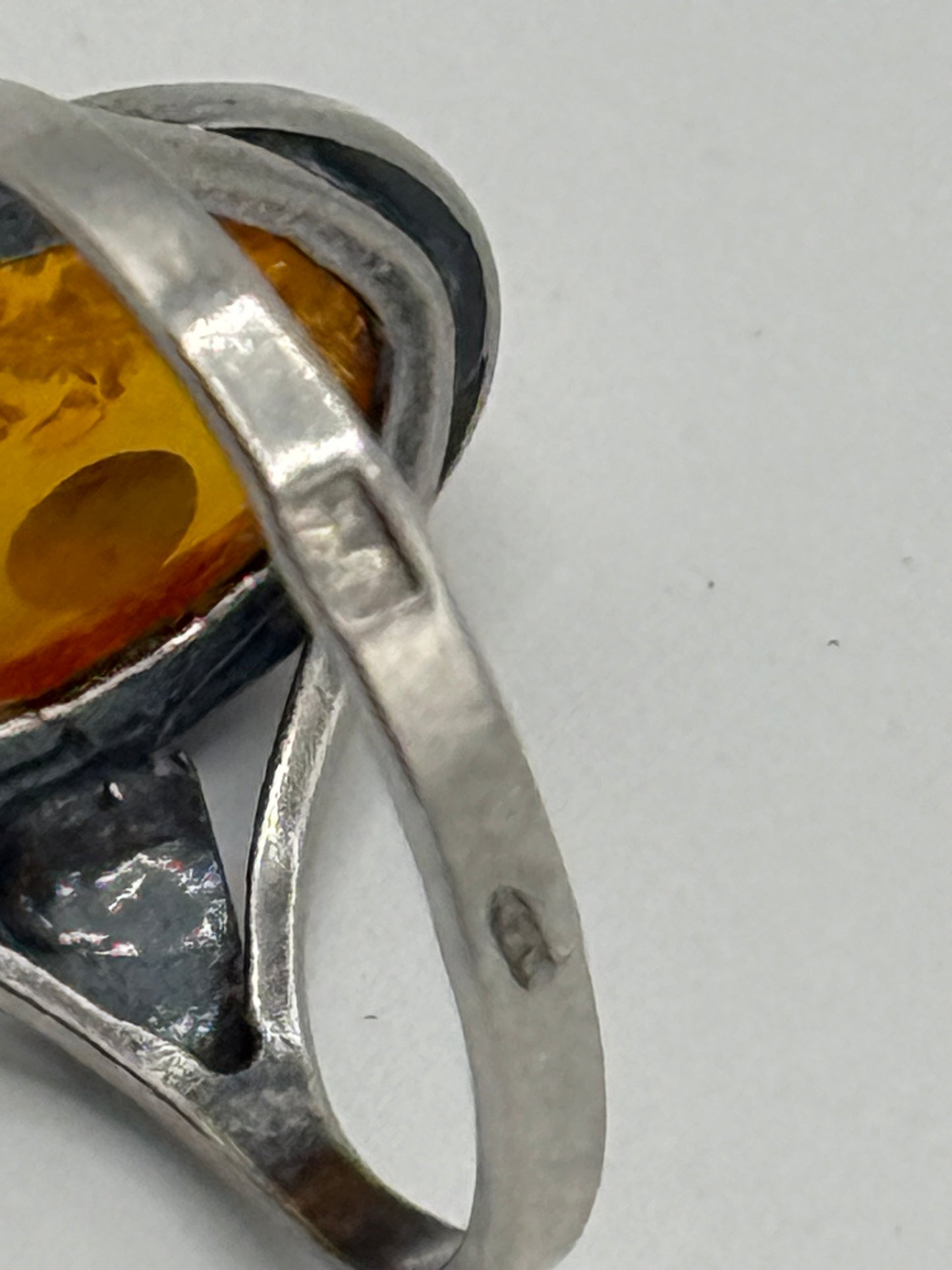 Vintage Artdecostil Rav & Sterlingsølv ring. Gstad, Polen. Fra 1980érne