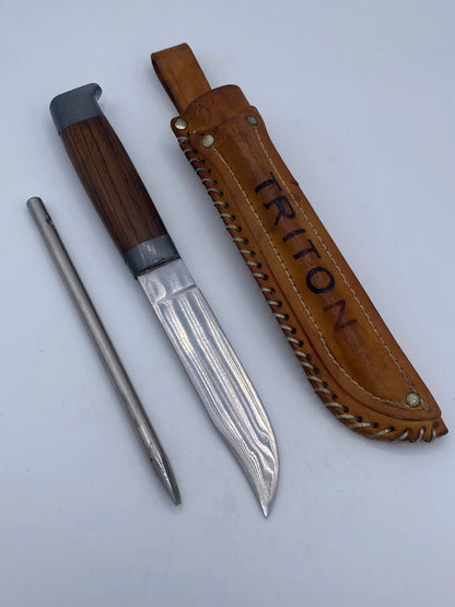 Erling Vangedal kniv med læderskede og strygestål. Danmark