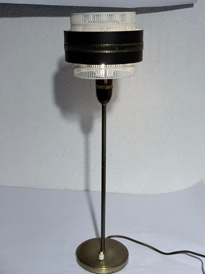 Vintage bordlampe med perforeret skærm. Fra 1960/70érne