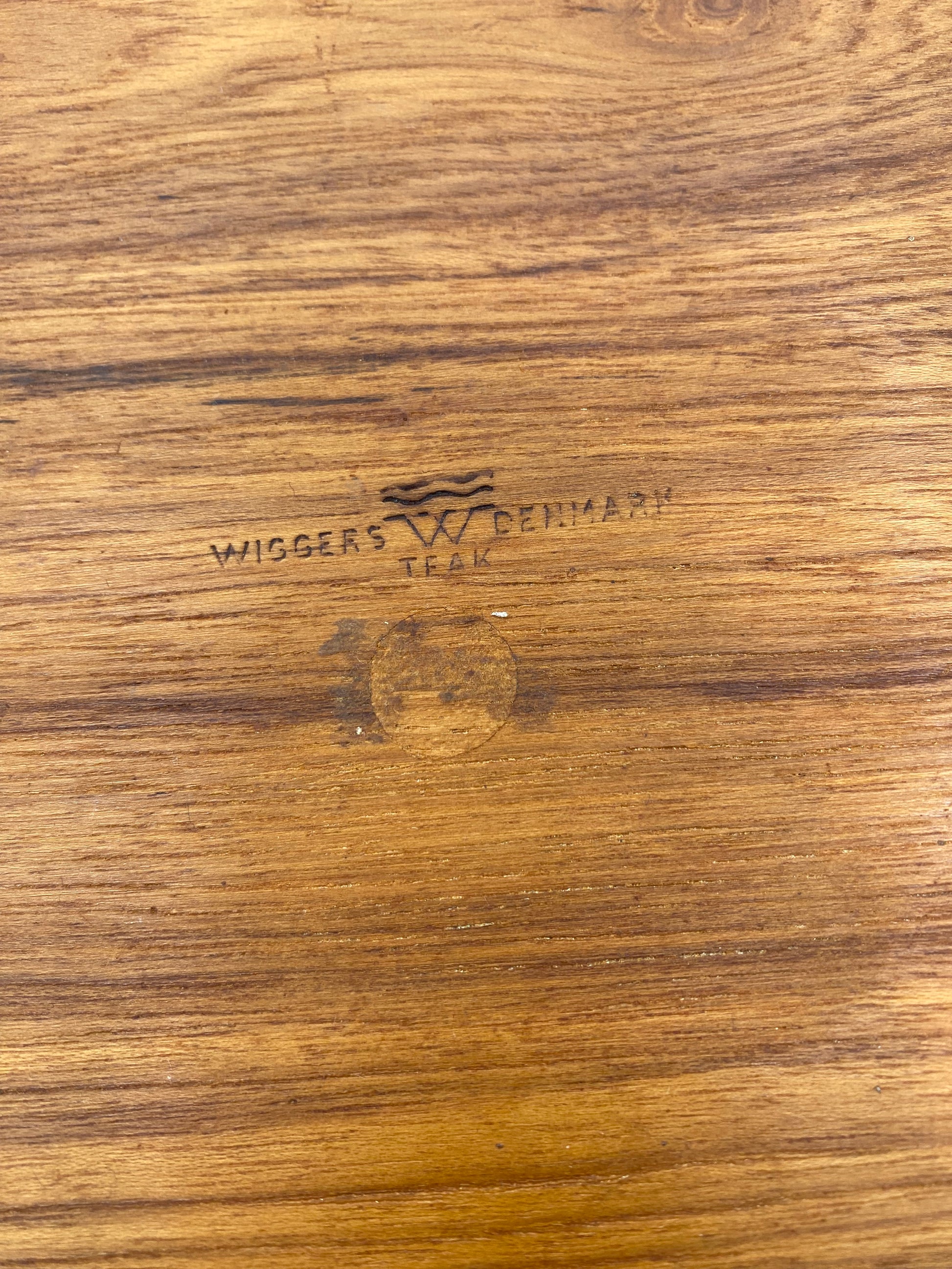 Wiggers. Vintage Dansk design Teaktræ fad, fra 1960'erne