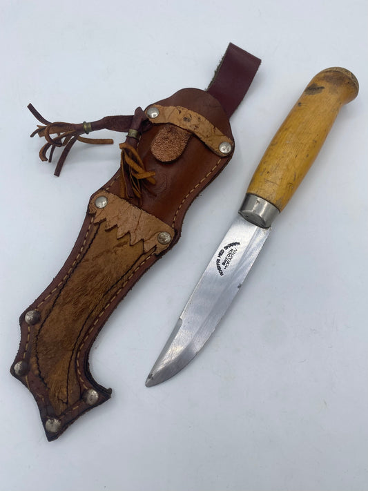 Frosts Knivfabrik. Ældre morakniv med skede. Sverige. 20. Årh