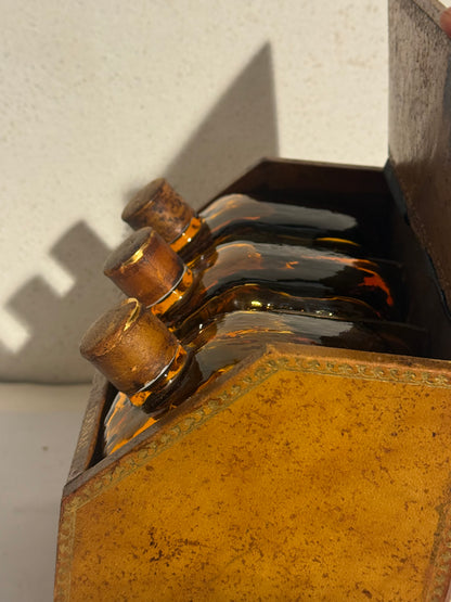 Gentleman's Library Tantalus, med 3 flasker. Frankrig midt 20.Årh