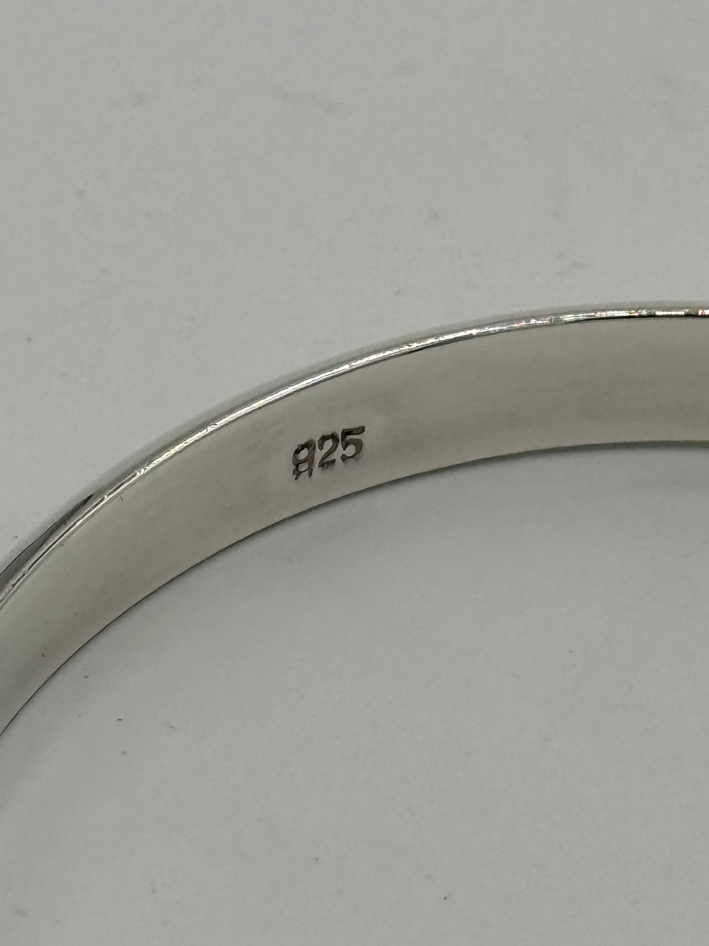 Vintage modernistisk rund Sterlingsølv armring. Fra 1980érne