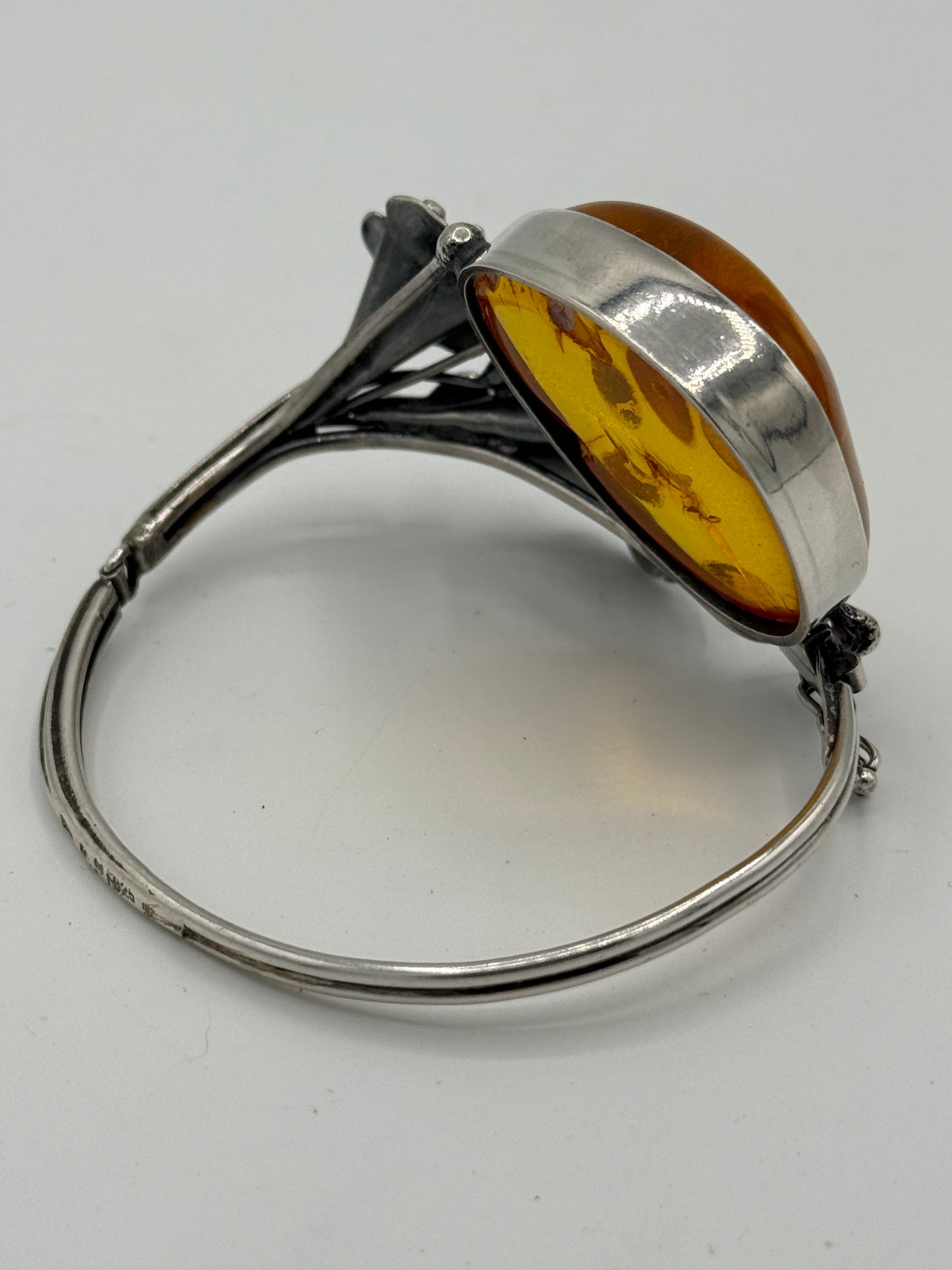 Vintage unika skønvirkestil Rav & Sterlingsølv armbånd. Gdansk, Polen. Fra 1980érne