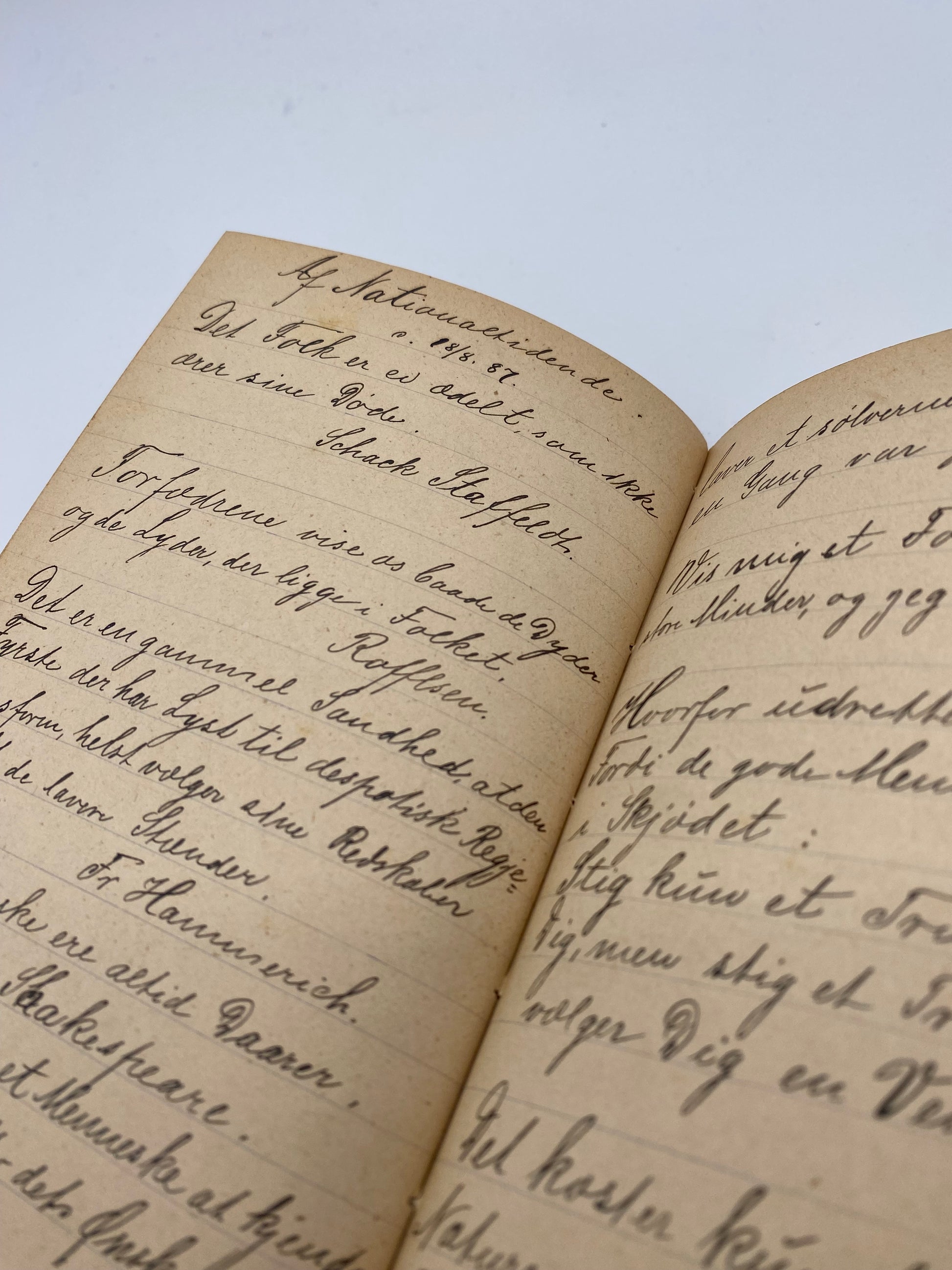 Antik stambog. Christian Petersen. Håndskrevet dansk notesbog. Fra 1885-87