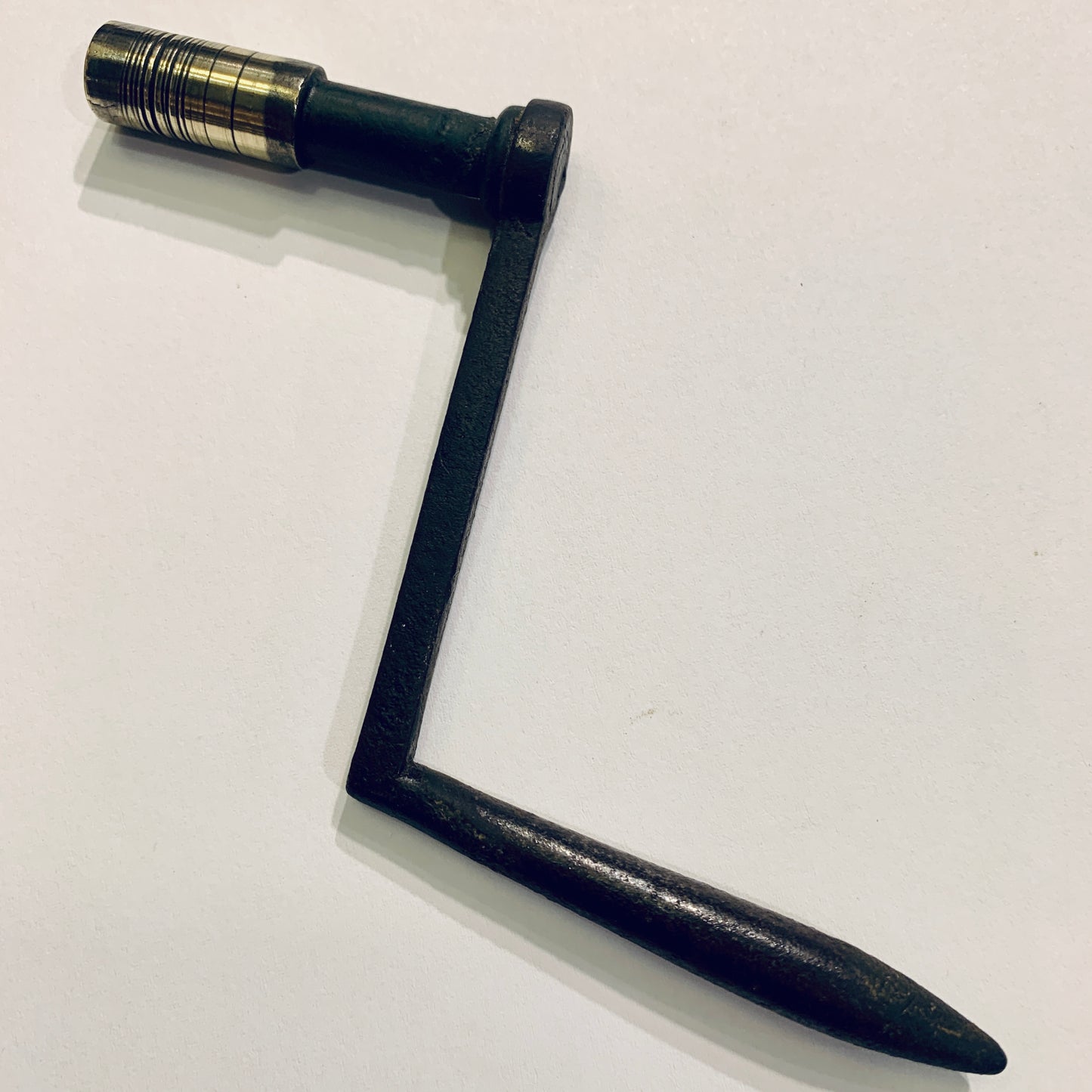 Antique clock winder, from the 19th century.