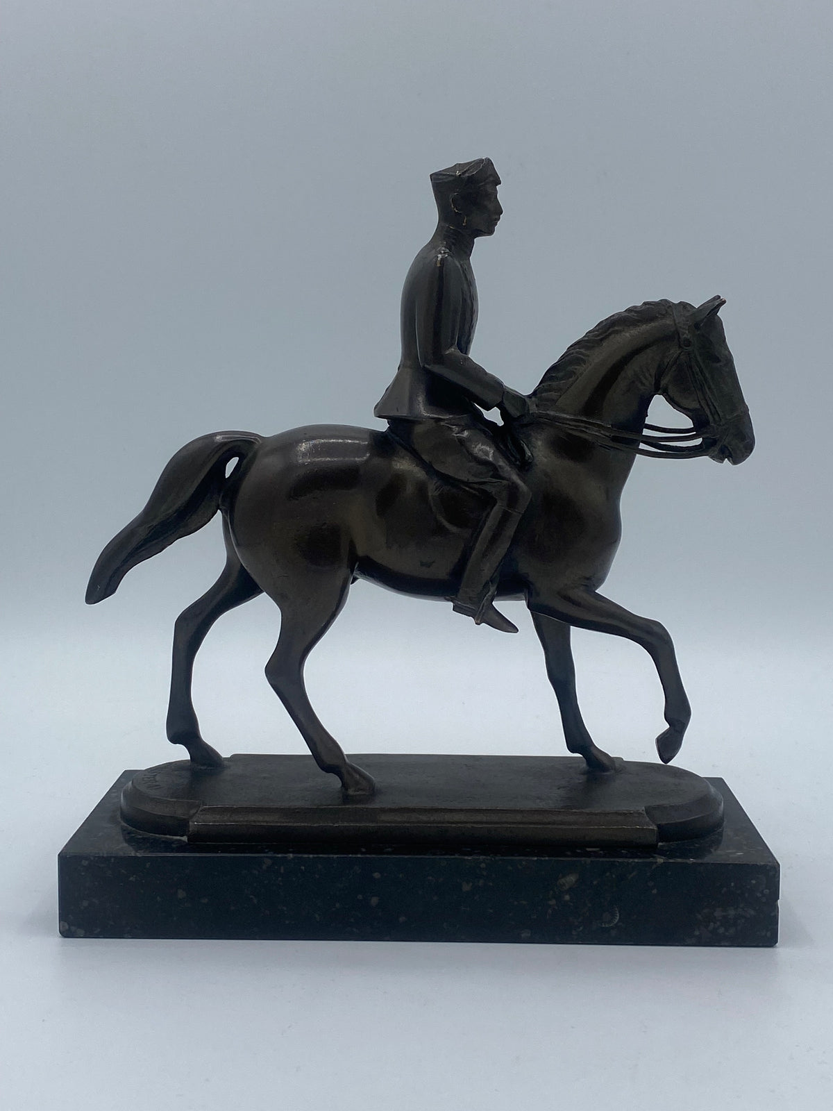 Johan G.C. Galster (f.1910-1997) Christian d. 10. til hest. Bronze. Danmark. Midt. 20. årh