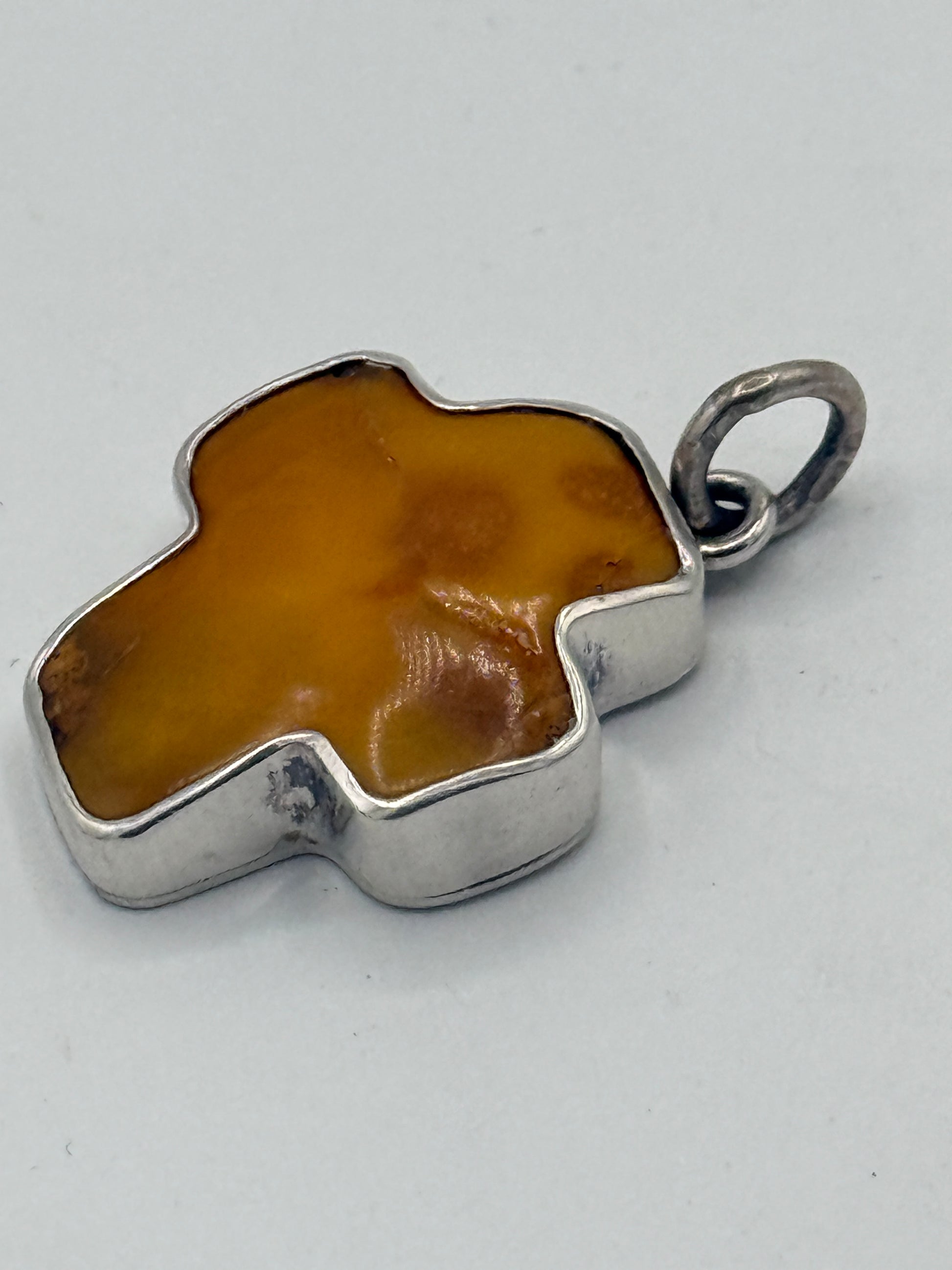 Vintage Butterscotch mælke rav & Sterlingsølv vedhæng. Gstad, Polen. Fra 1980érne