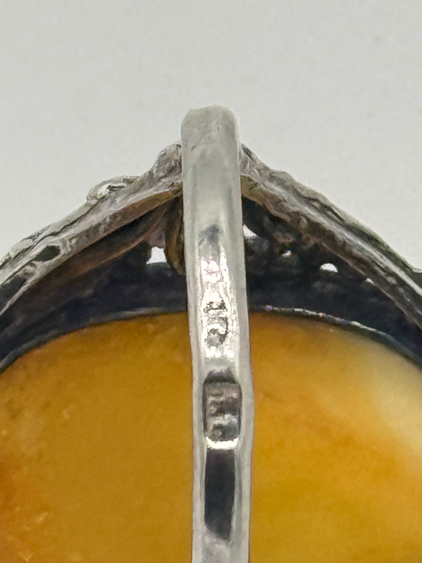 Vintage skønvirkestil Mælke rav & Sterlingsølv ring. Gstad, Polen. Fra 1980érne