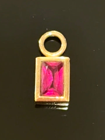 Vintage 8K. Guld charm / vedhæng, med pink ædelsten.