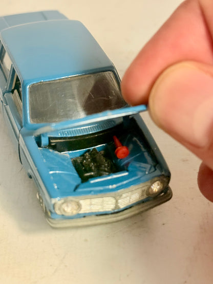 TEKNO Denmark Volvo 144 No. 822.