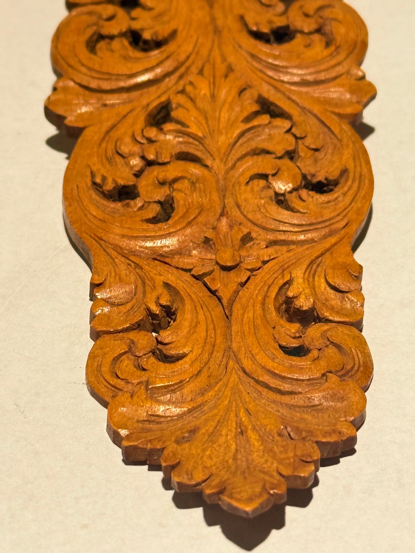 Antik Norsk udskåret Guldbrandsdalen-stil træ salat bestik, fra ca. 1870