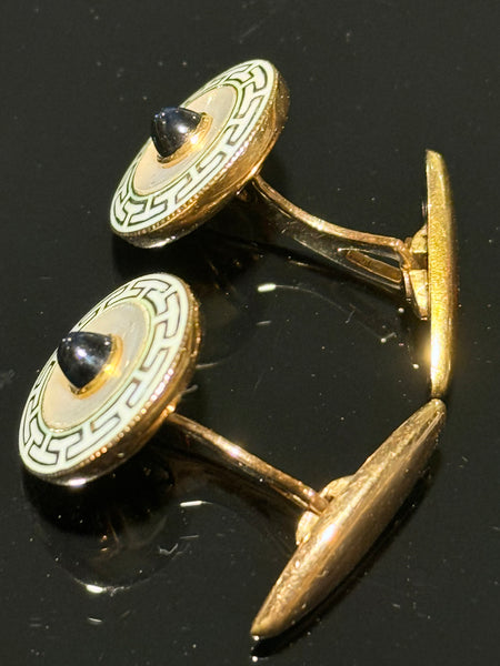 Art Deco 14K. Guld manchetknapper, med blå safirer. Start 1900tallet.