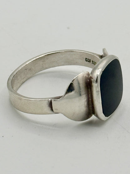 Carl Ove Frydensberg (1949-1982) Sølv & Onyx signet herrering, fra midt 20. Årh