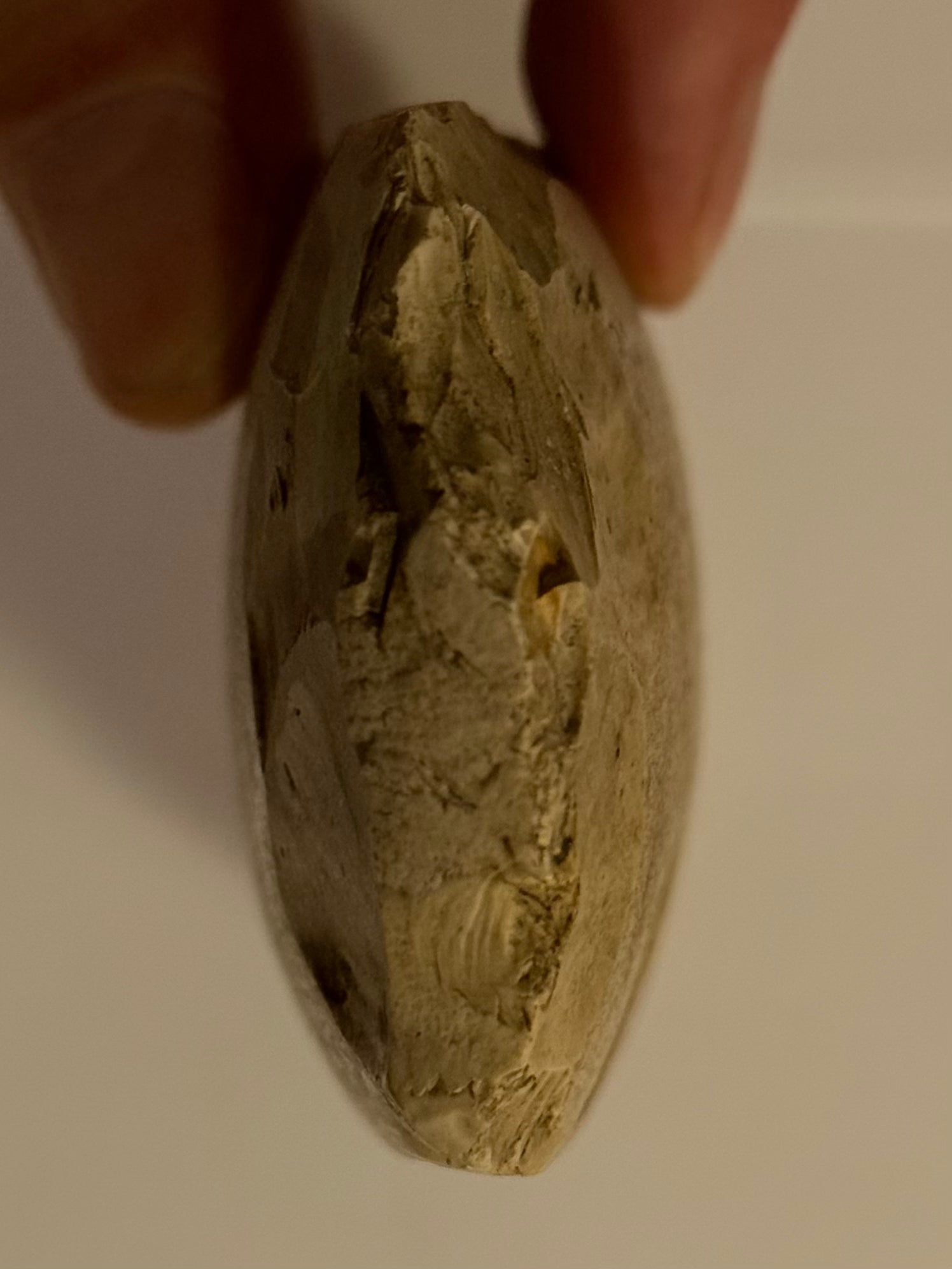 Dansk oldsag. Tyndnakket firsidet flintøkse. Type IIIb. Tragtbægerkultur