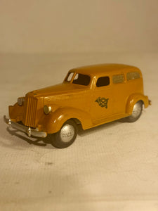TEKNO Denmark Packard postbil No. 425.