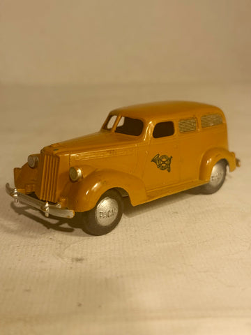 TEKNO Denmark Packard postbil No. 425.