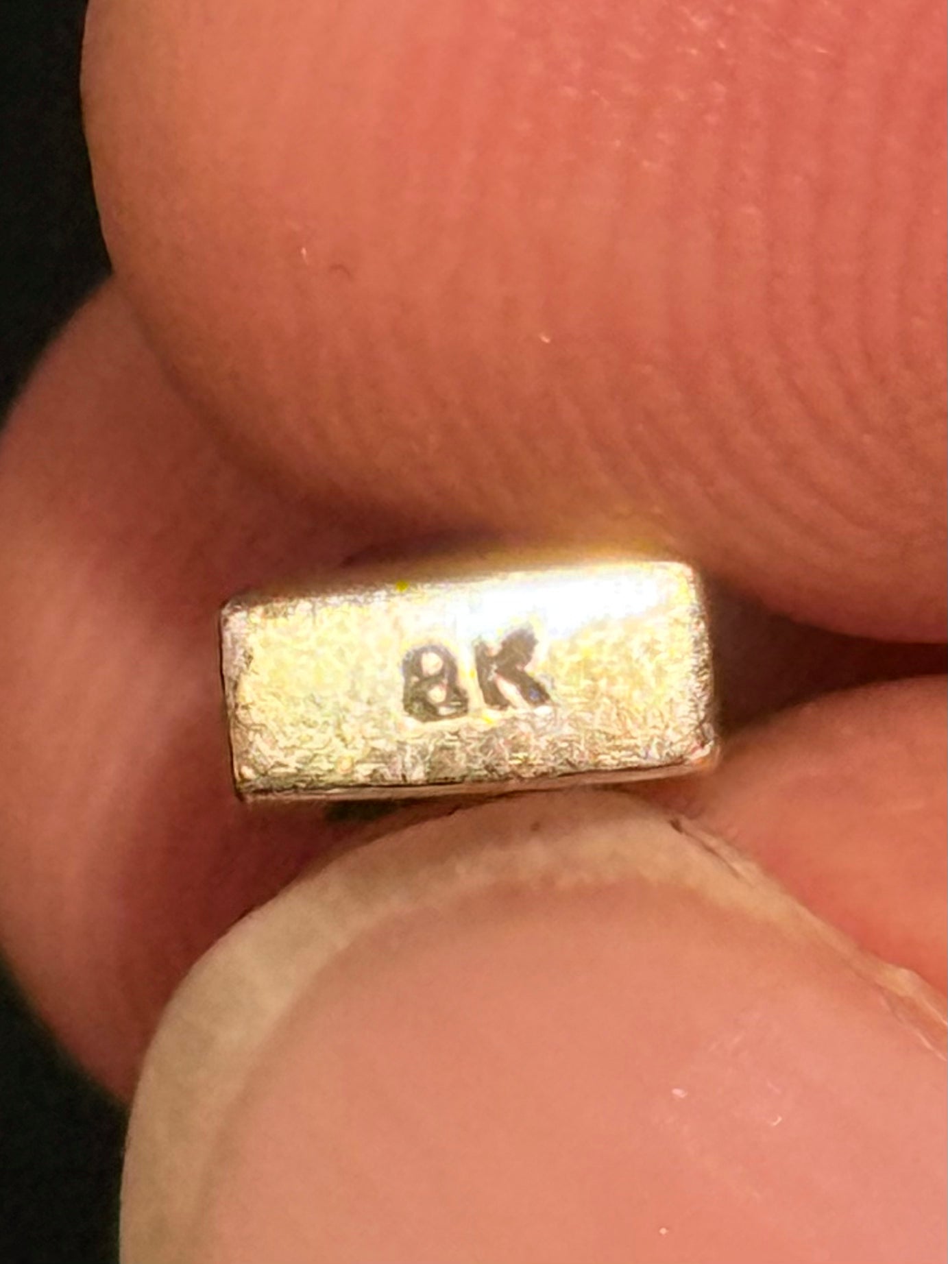 Vintage 8K. Guld charm / vedhæng, med pink ædelsten.
