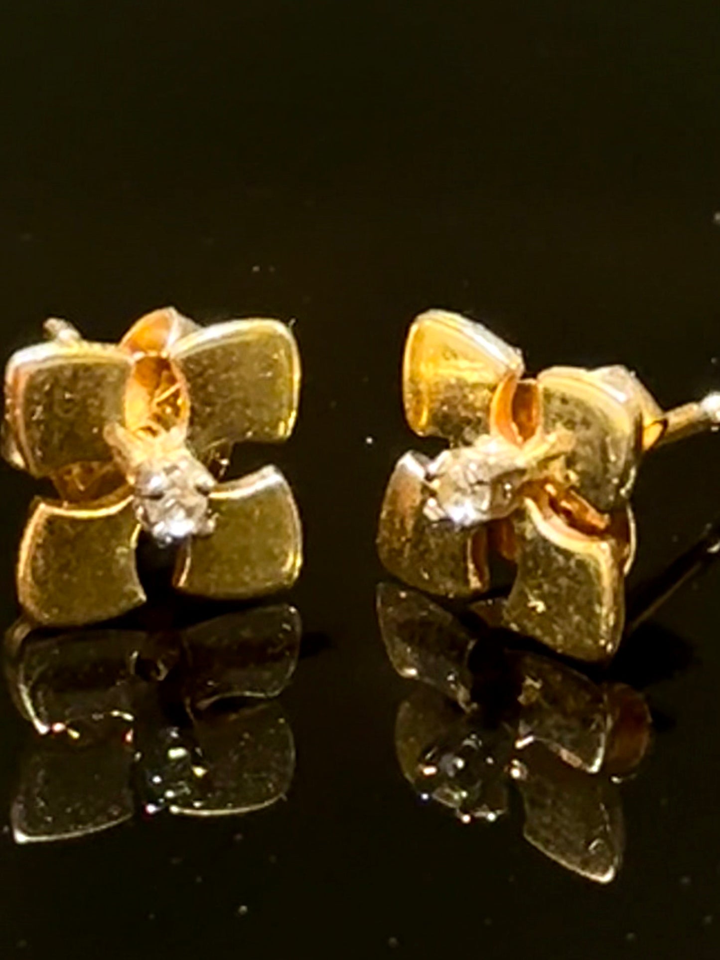 Alton, Vintage 18K.Guld ørestikker, med brillianter. Sverige, 1960-80érne