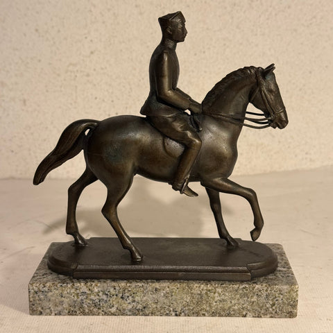 Johan G.C. Galster (f.1910-1997) Christian d. 10. til hest. Bronze statue.