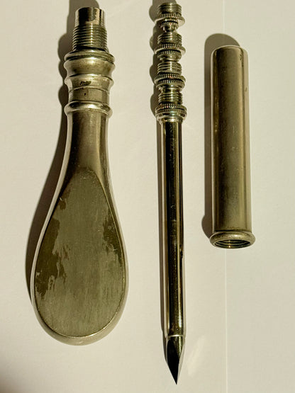 Ældre W.Kaiser Trokart. Kirurgisk instrument. Start/midt 1900 tallet.