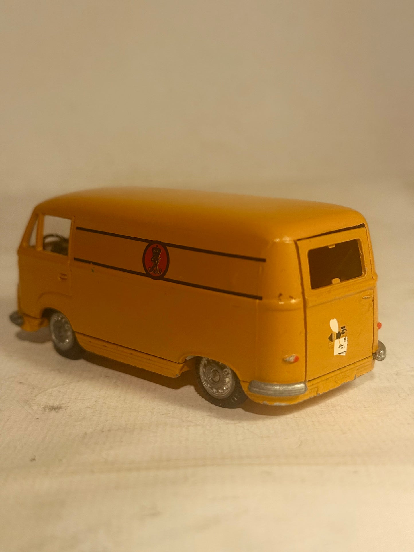 TEKNO Denmark Ford Taunus postbil No. 415.