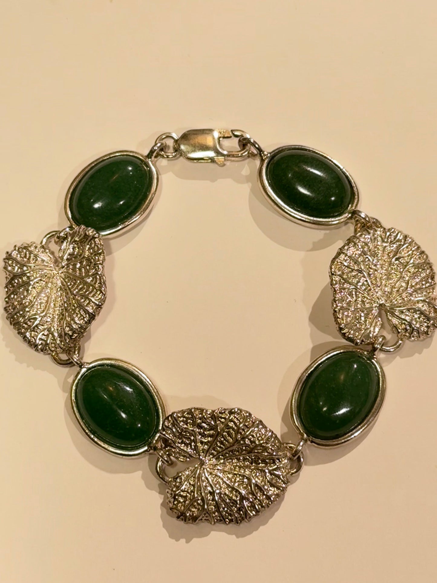 Vintage Grøn jade & sterling sølvarmbånd. Fra midt/slut 1900 tallet