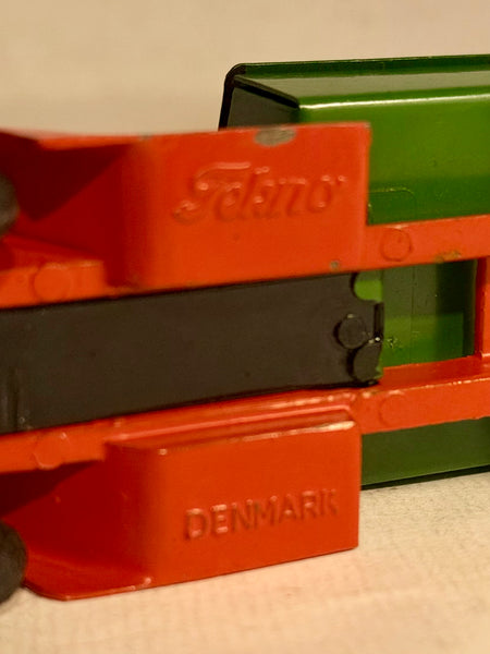 TEKNO Denmark Ford V8 skraldebil No. 423.