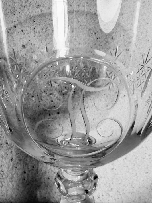 Antik krystalglas pokal med monogram.