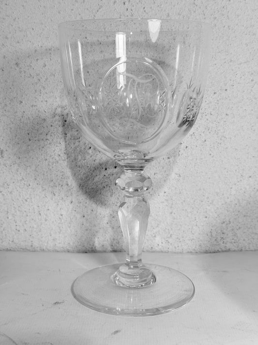 Antik krystalglas pokal med monogram.