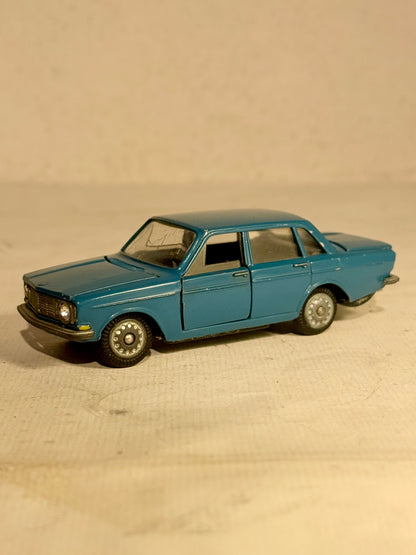 TEKNO Denmark Volvo 144 No. 822.