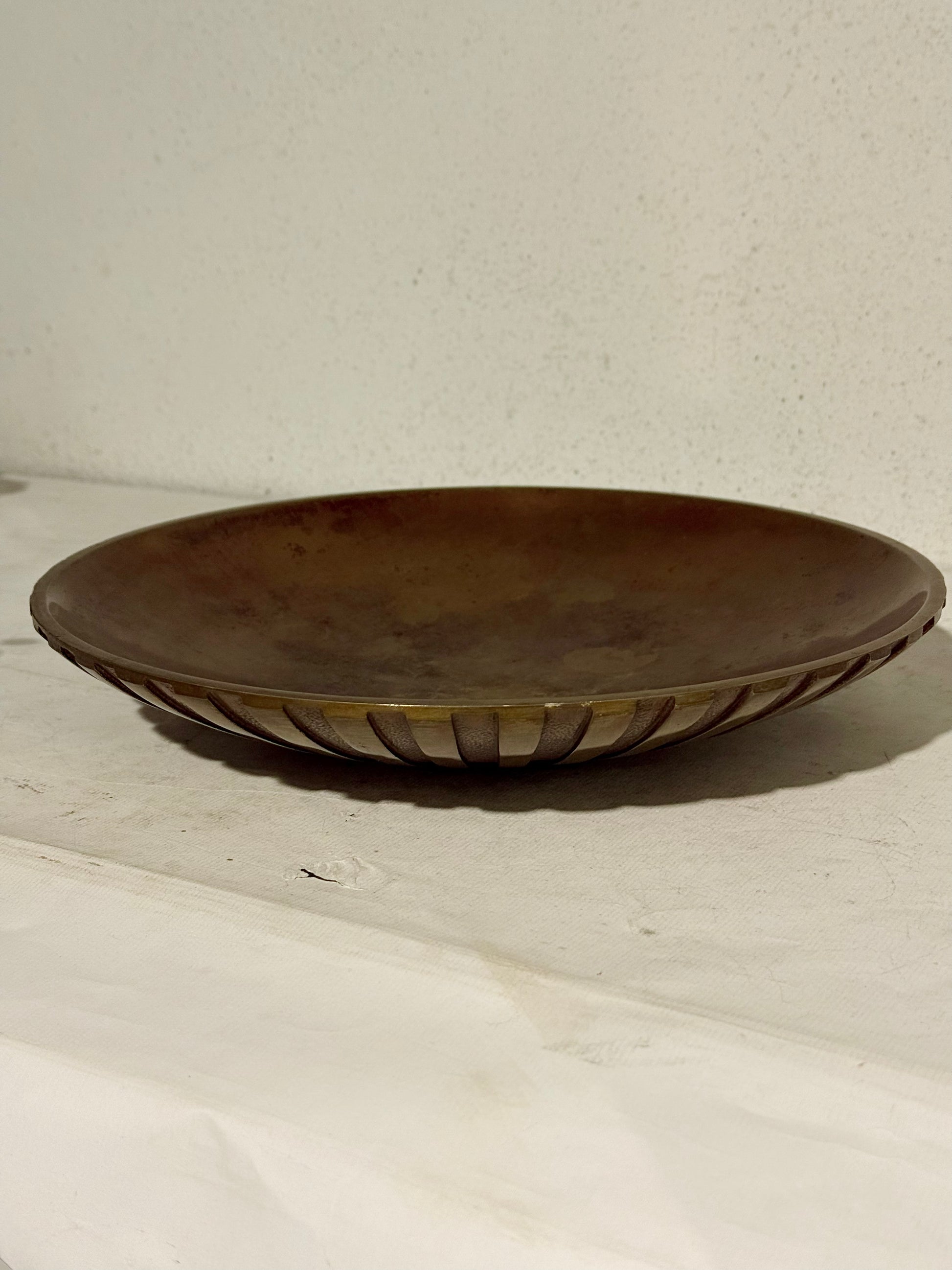 Antik riflet Art Deco bronze fad