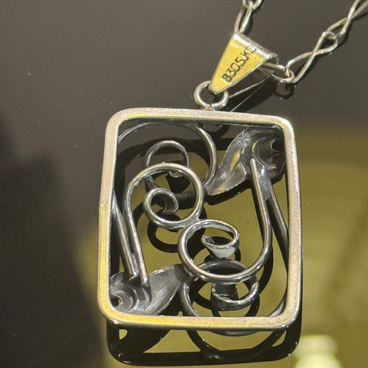 Kurt C.H. Dehli (1945-1973) Skønvirkestil sølv vedhæng & kæde.