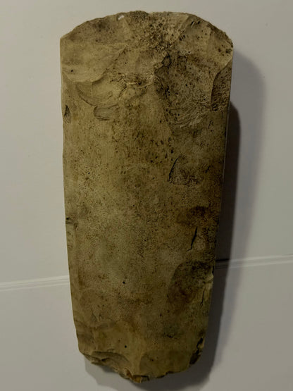 Dansk oldsag. Tyndnakket firsidet flintøkse. Type IIIb. Tragtbægerkultur