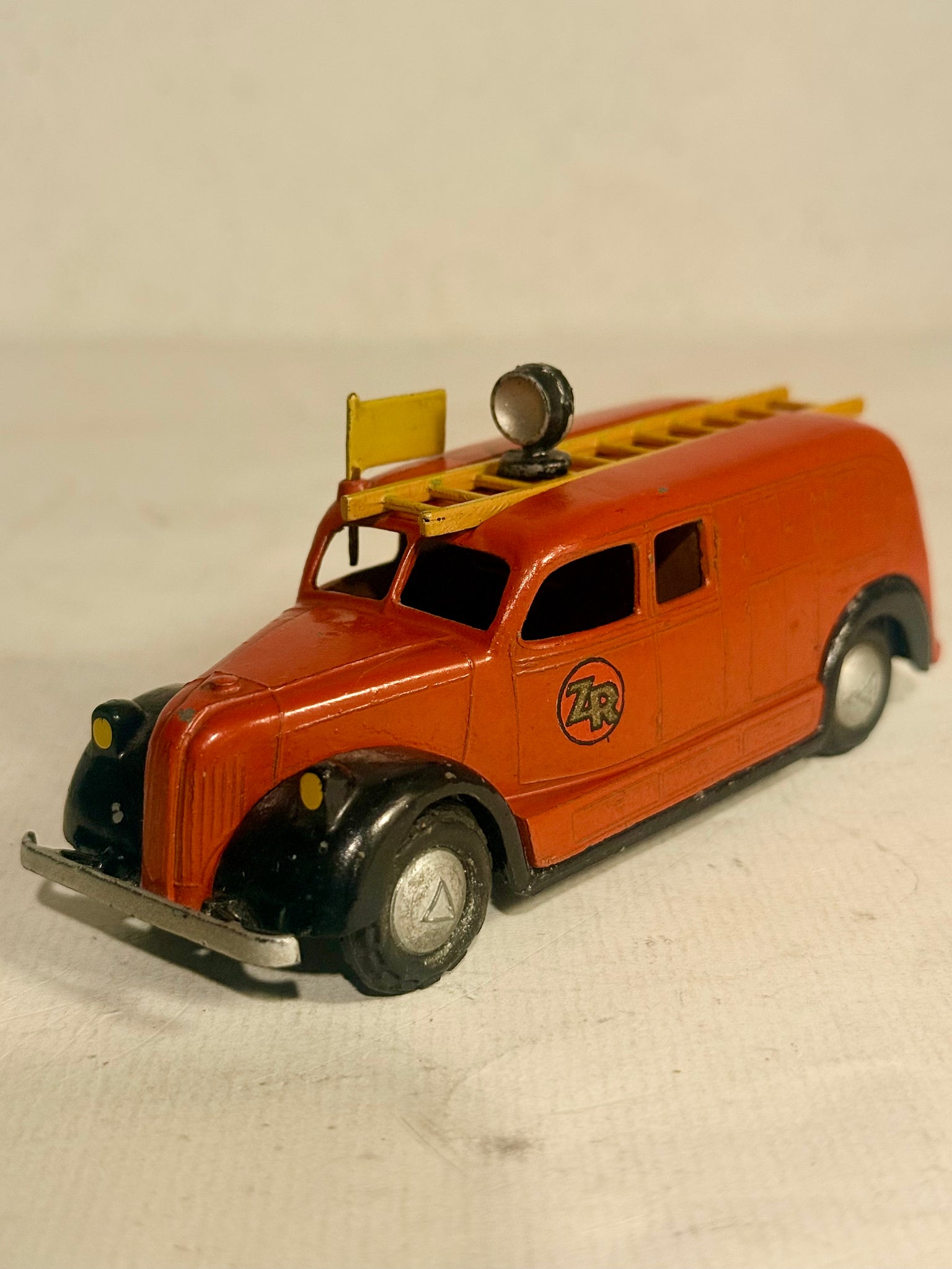 TEKNO Denmark Triangel brandsprøjtebil No. 486.